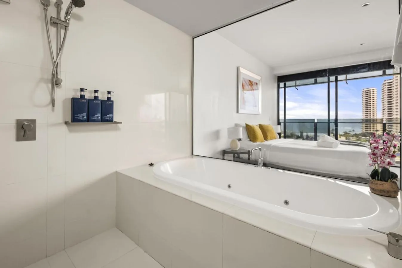 Affordable 4Guest Oceanview Apt Resort Amenities Gold Coast
